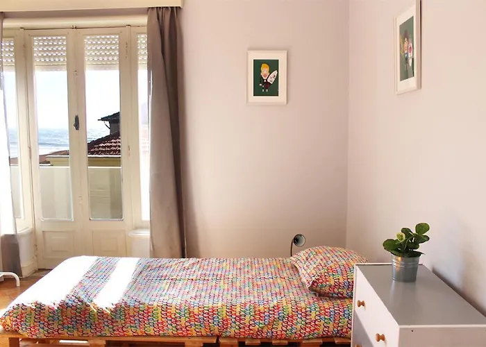 Watermark Surf House Espinho