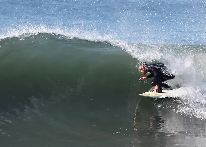 Watermark Surf House Espinho エスピーニョ